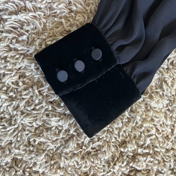 Cinq à Sept Silk with Velvet Trim Long Sleeve Faux Wrap Blouse Women's Size S - Picture 9 of 9